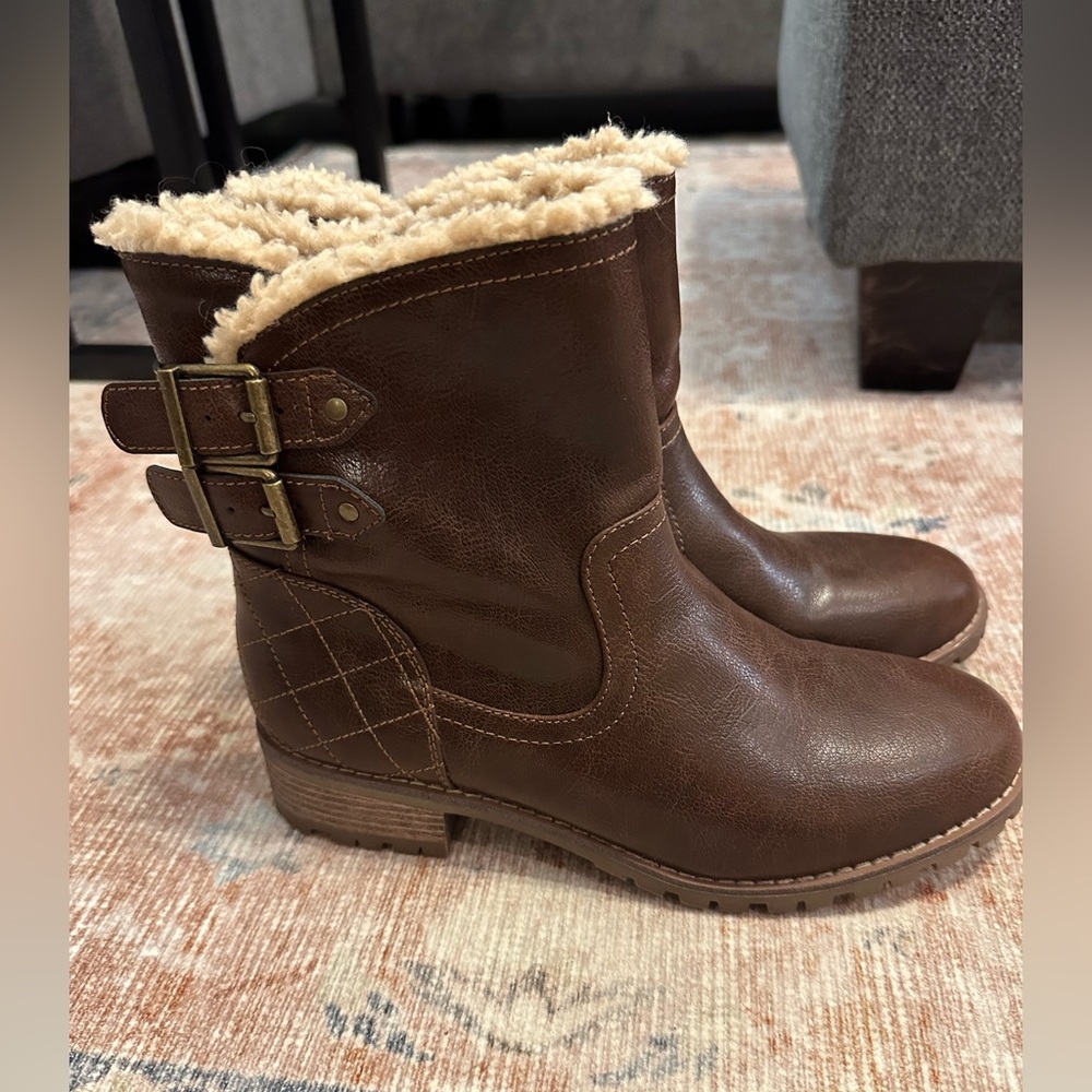 Bjorndal “Salem” Sherpa lined ankle brown boots